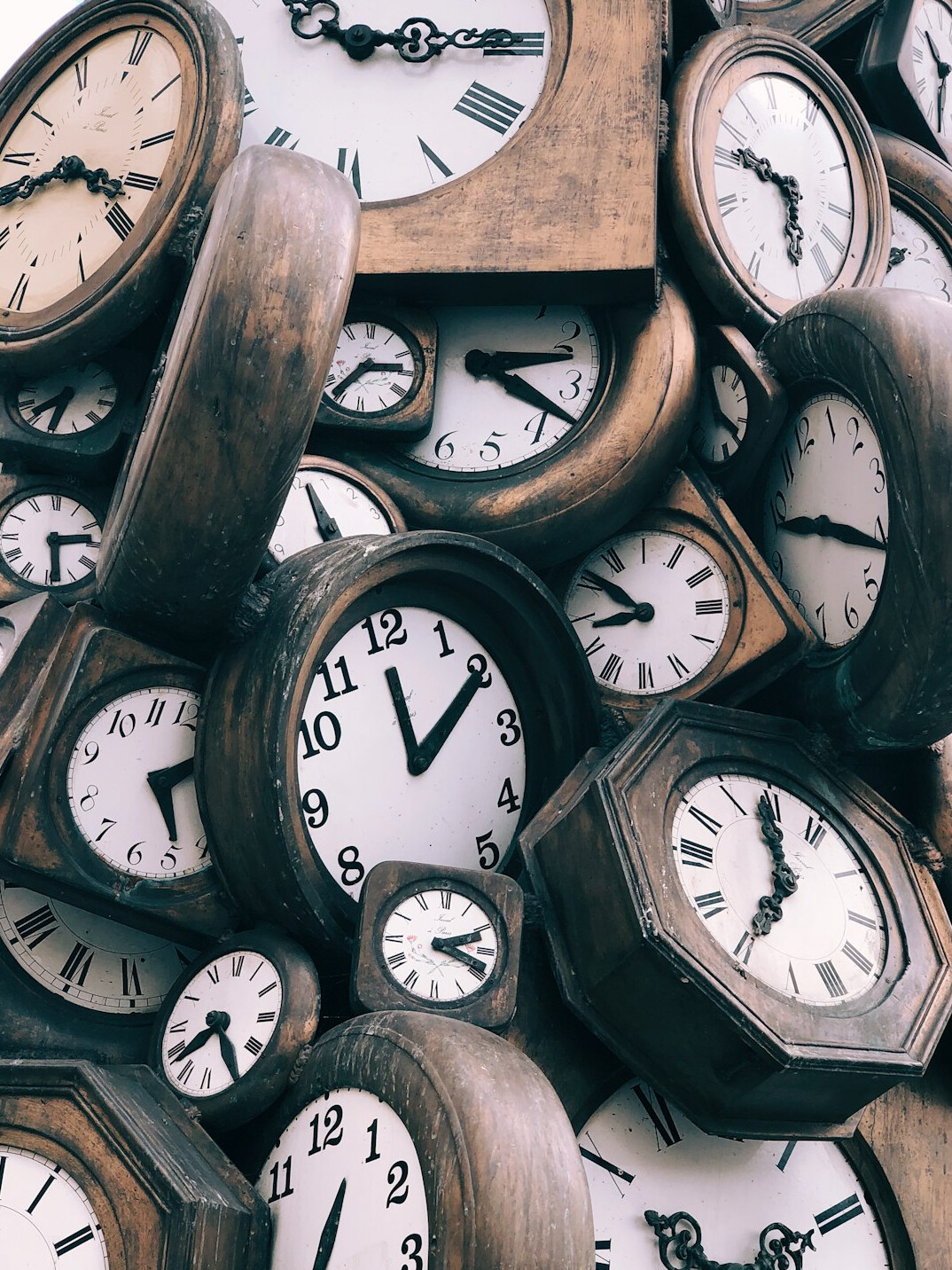 professional managing time efficiently